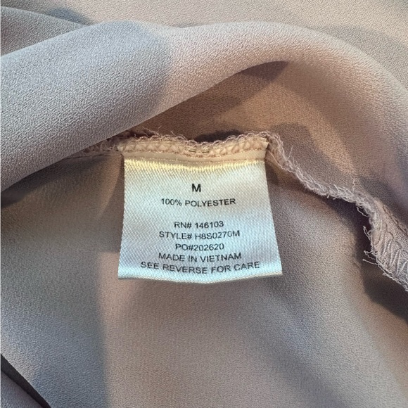 Hippie Rose Lavender Purple V-cut Rolled Short Sleeve Blouse Size Medium - Picture 5 of 5